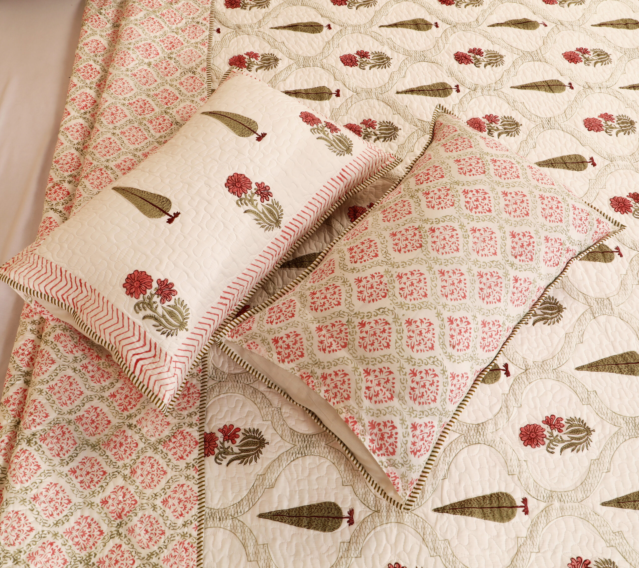 Rosé Vine Quilted Bedcover Set 100x108 Inches. - Image 5