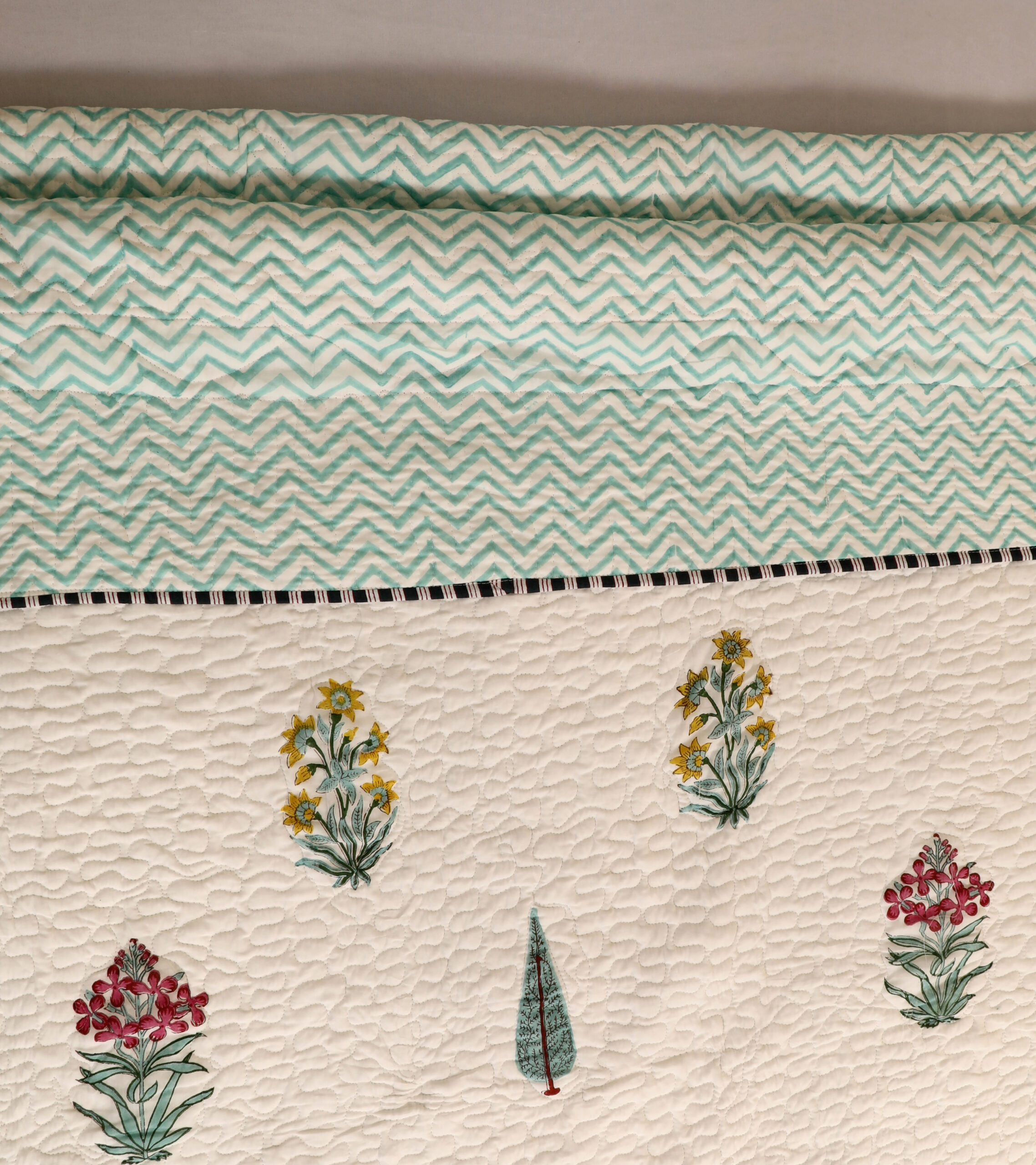 Botanical Bloom Quilted Bedcover Set 100x108 inches. - Image 4